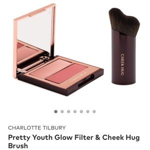 CHARLOTTE TILBURY
Pretty Youth Glow & Hug Brush